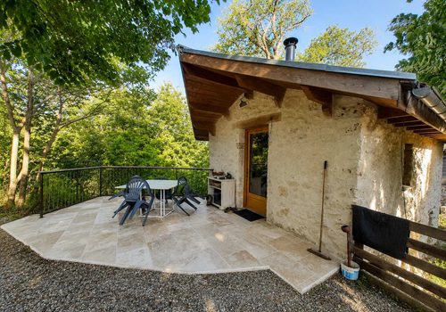 Stone house with a cottage and 3.6 hectares