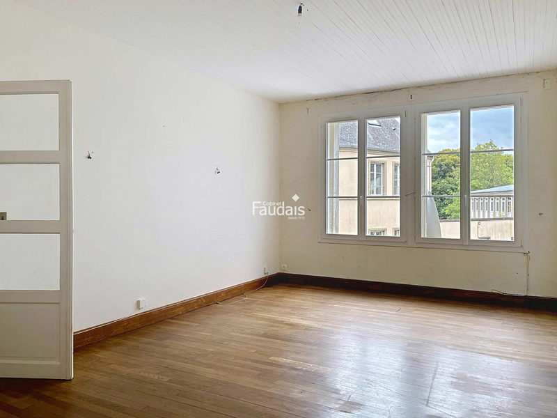 Bright apartment of 115 m² with terrace, cathedral view