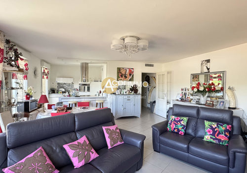 SIX FOURS CENTRE, prachtig 3-kamerappartement van 82m2 met uitzicht