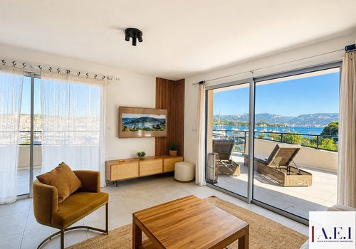 Upscale 3-room apartment with sea view, terrace and garage